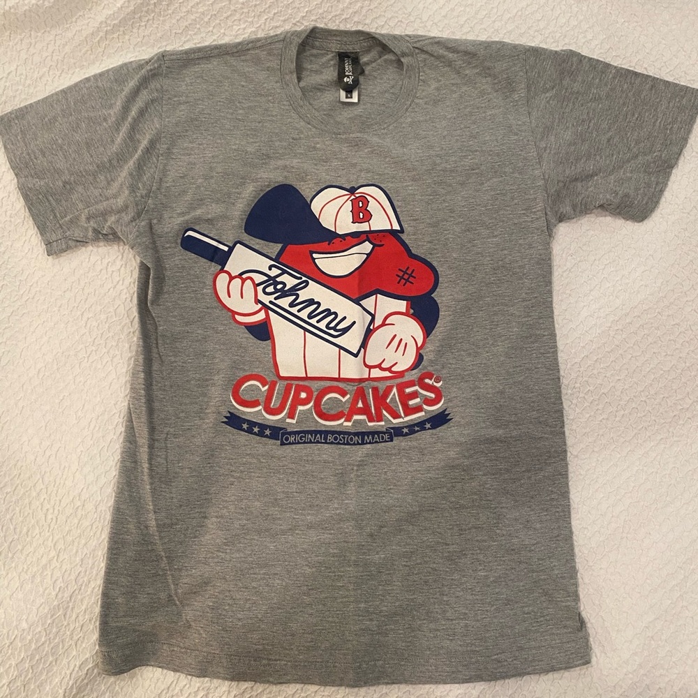 Limited Edition Vintage Johnny Cupcakes Baseball T-shirt #006/200